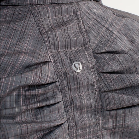 Lululemon Run: Back On Track Jacket- PTP 16 - Picture 2 of 9